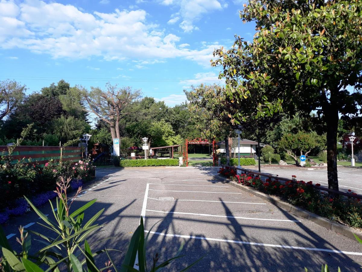 Dogana Vecchia - Hotel & Residence B&B Ristorante & Pizzeria Trivignano Udinese エクステリア 写真
